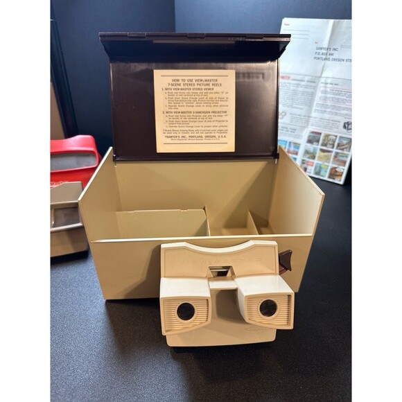 Vintage View-Master Lot – 4 Viewers, Case & Reels - Picture 5 of 9